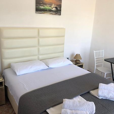 Rejhan Totti Ulcinj Buitenkant foto