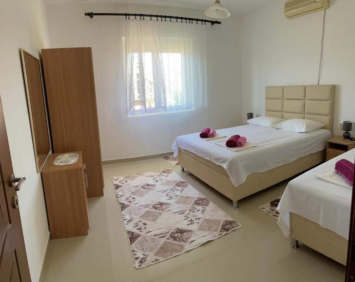 Rejhan Totti Ulcinj Buitenkant foto