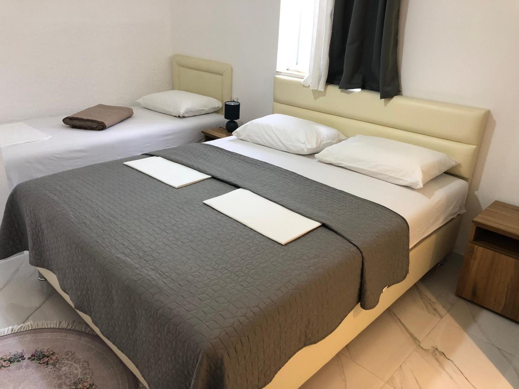 Rejhan Totti Ulcinj Buitenkant foto