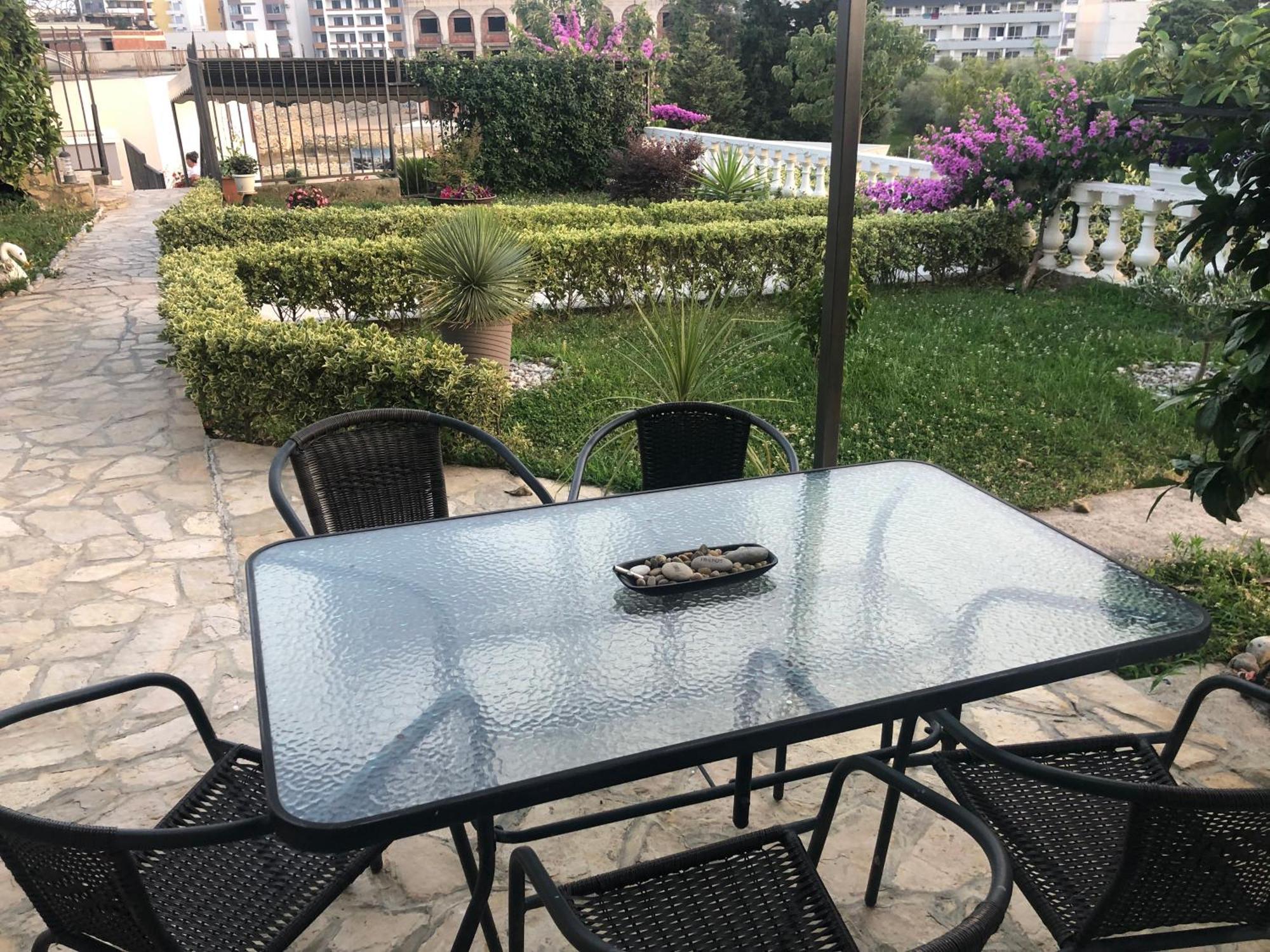 Rejhan Totti Ulcinj Buitenkant foto