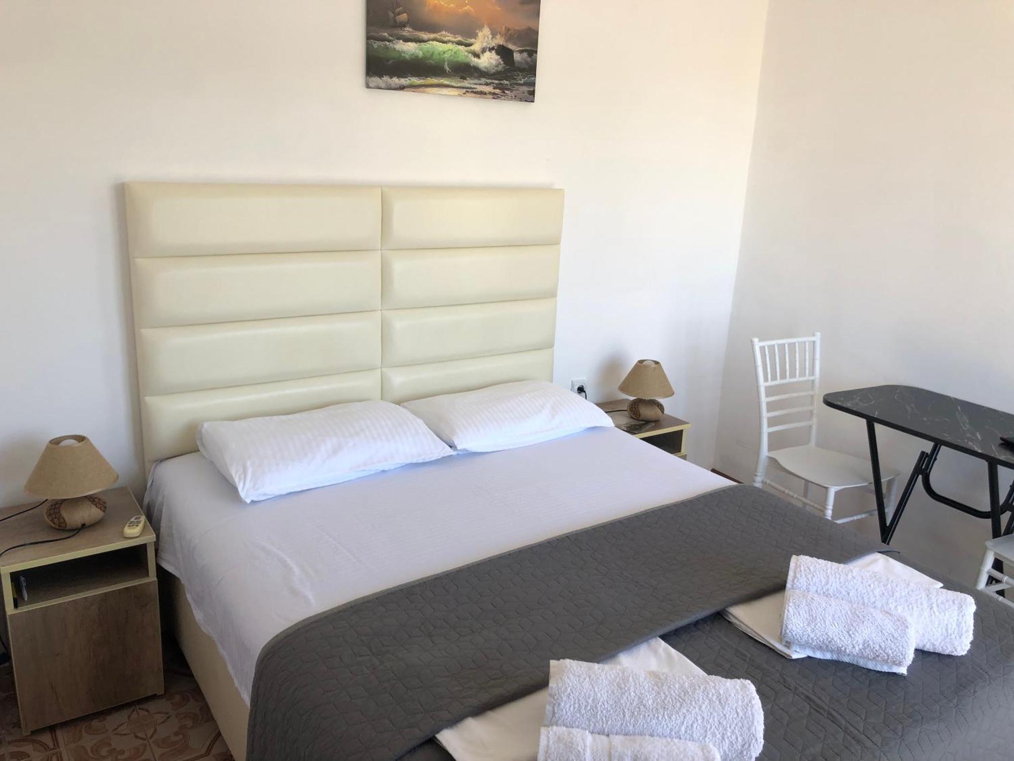 Rejhan Totti Ulcinj Buitenkant foto