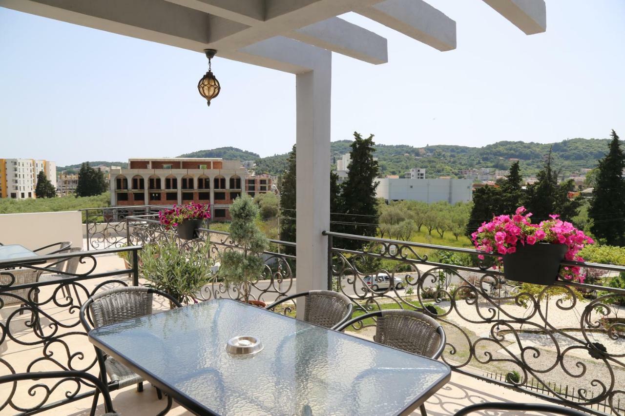 Rejhan Totti Ulcinj Buitenkant foto