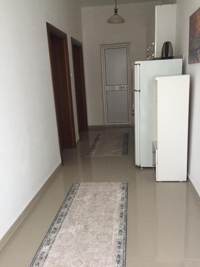Rejhan Totti Ulcinj Buitenkant foto