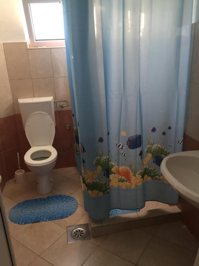 Rejhan Totti Ulcinj Buitenkant foto